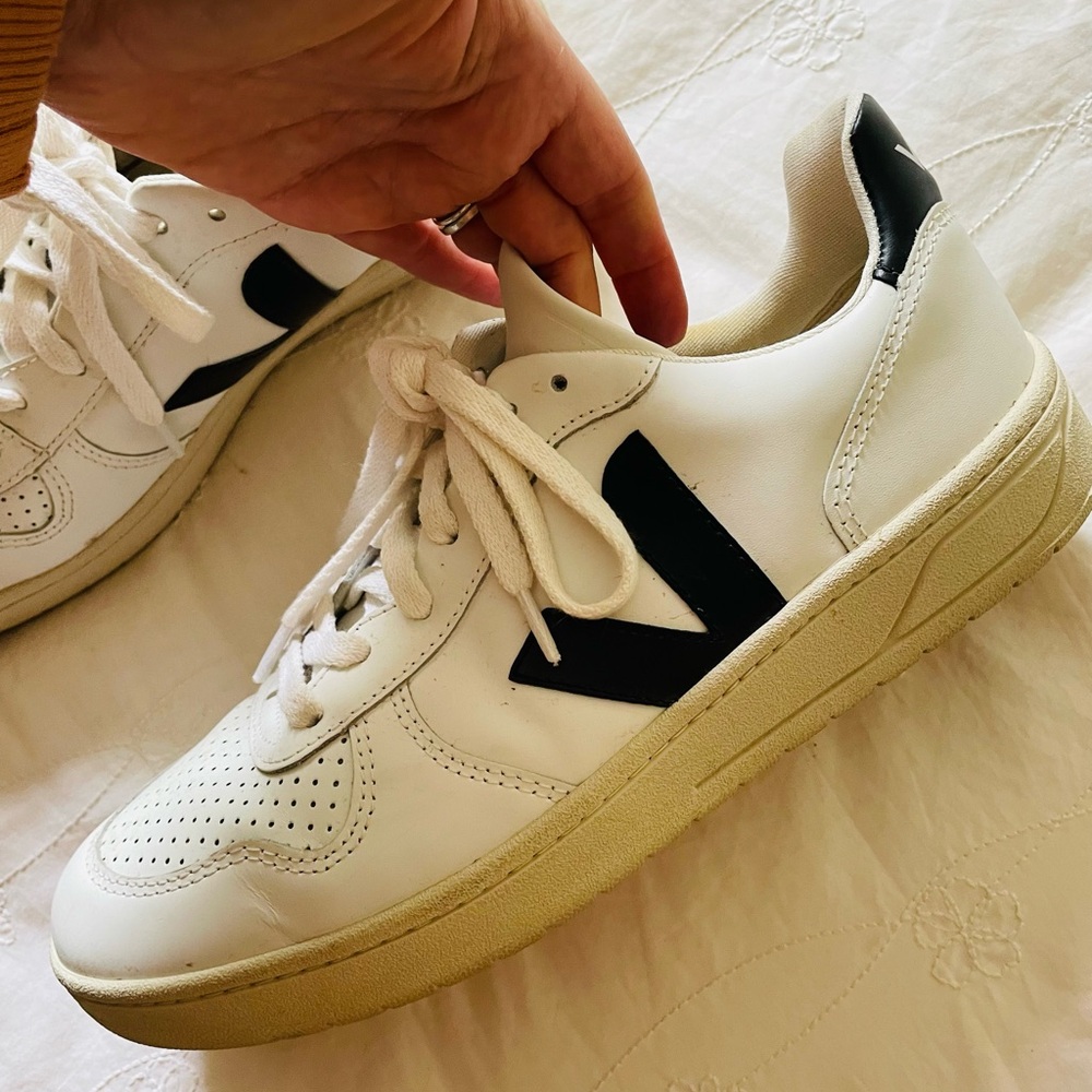 Veja sneakers - White and Navy Blue